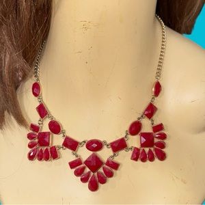 THREE‎ POINTS BLOOD RED STATEMENT NECKLACE